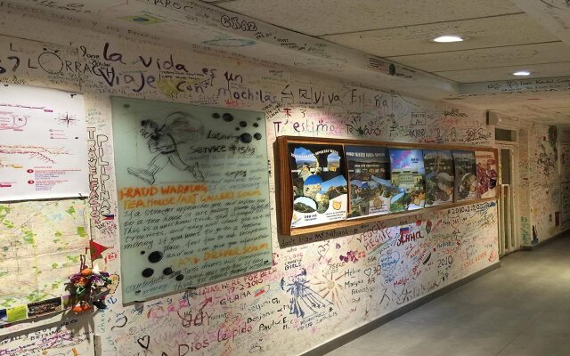365 inn - Hostel