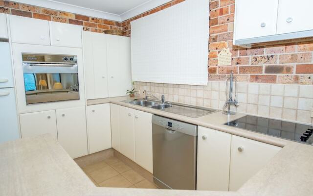 A Yachtsmans Rest Unit 4, 37 Victoria Parade