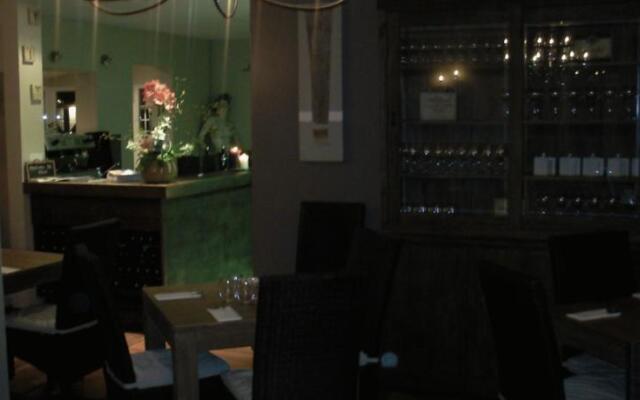 Les Contes De La Becasse