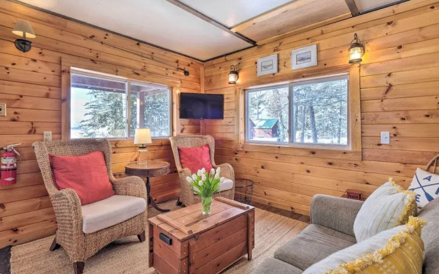 Picturesque Maine Getaway w/ Lake Access!