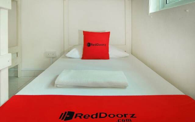 RedDoorz Hostel @ Lavender MRT