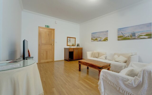 Central Apartment in St Julian's, Perfect for Families