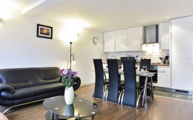 Tower Bridge Superior Apartments
