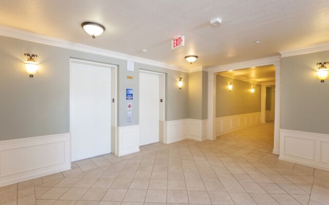 Vista Cay - 4804 Cayview Avenue #306