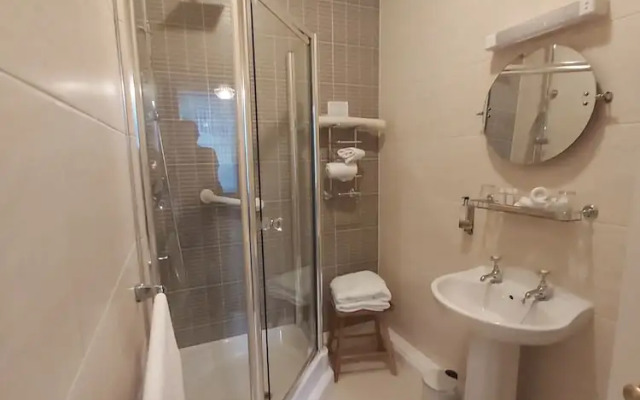 Llys Aeron Guest House