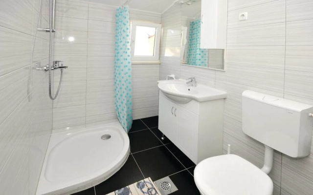 Awesome Home in Kastel Kambelovac With Wifi and 2 Bedrooms