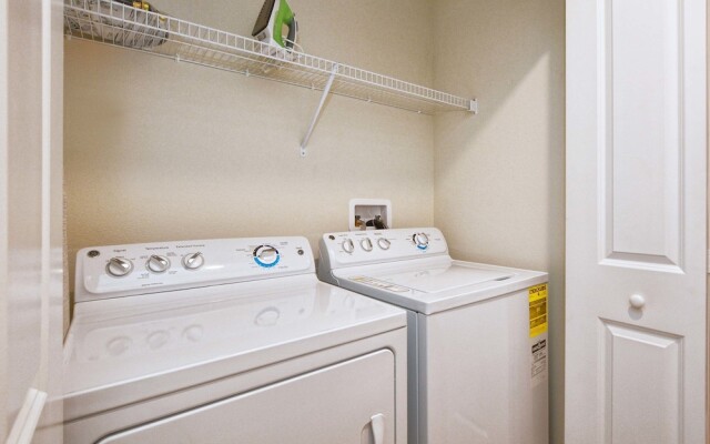 Storey Lake 4 Bedroom Townhome w Splashpool - 1624ST
