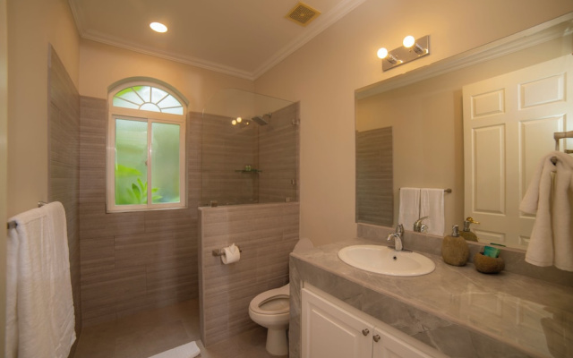 Colina 8F 2 bdr Garden View in Los Suenos