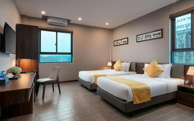 Golden Season Hotel