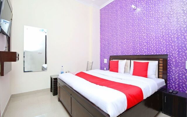 OYO 16697 Hotel Randhawa