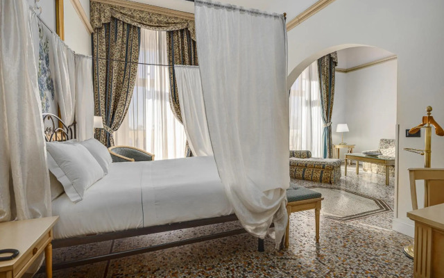 Hotel de La Ville