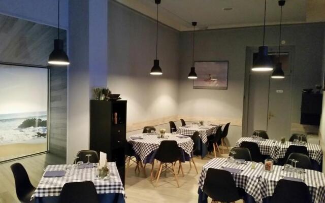 Gira Guest House