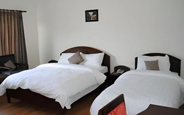 Hotel Crown Himalayas