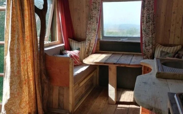 Stunning 1-bed Cabin in Totnes
