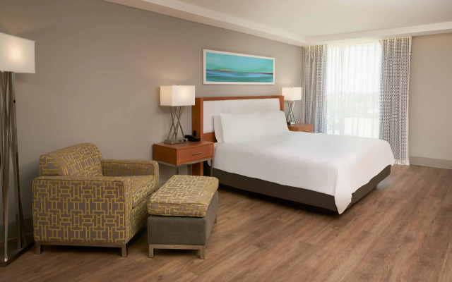 DoubleTree by Hilton Miami North I-95