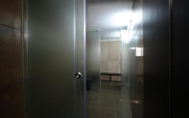 Royal Plaza Suites by RAK Rooms