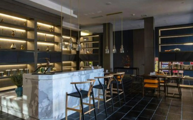 Wanfenglin Baihua Hotel