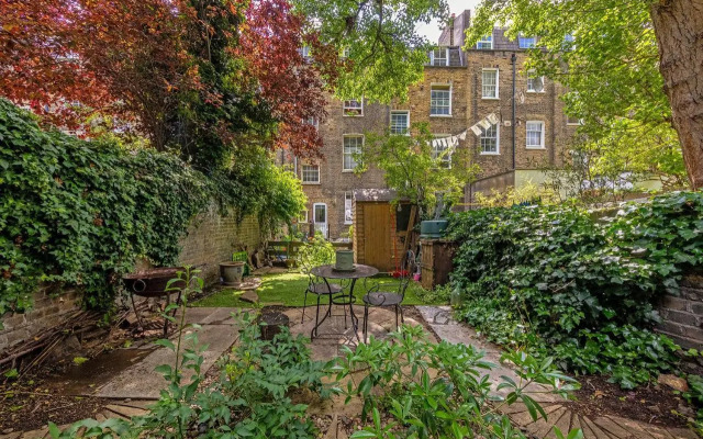 Veeve - Cosy in the Heart of Angel
