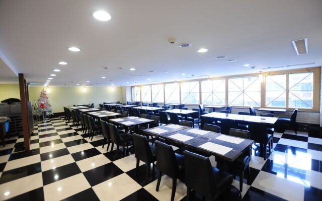Kindness Hotel Houyi Jiuru