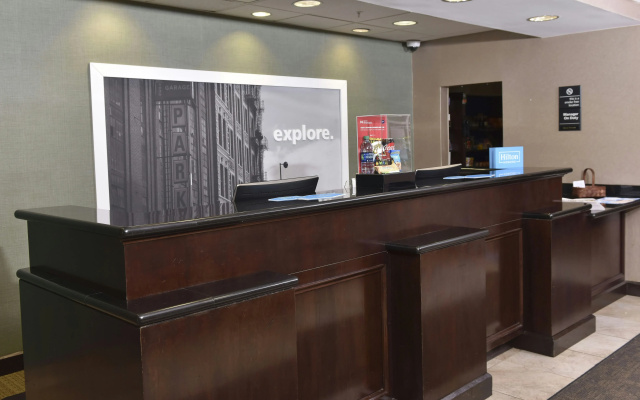 Hampton Inn & Suites Alexandria