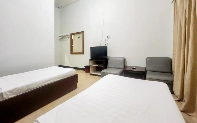 RedDoorz Syariah Near Pelabuhan Sri Bintan Pura Tanjungpinang