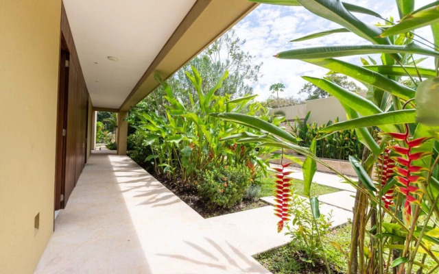 w Beautiful 4BR Villa at Mesa de Yeguas