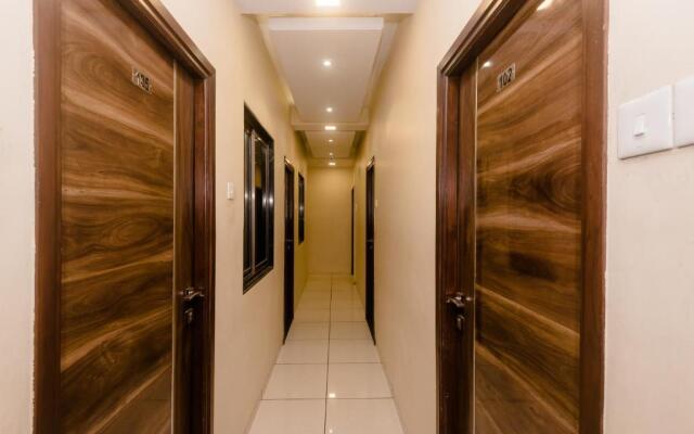 OYO 5352 Hotel Airport Metro