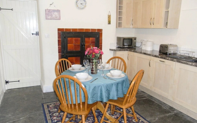 Y Bwythyn at Henfaes