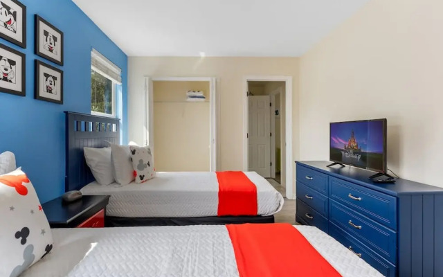 Themed Bedrooms and Large Pool