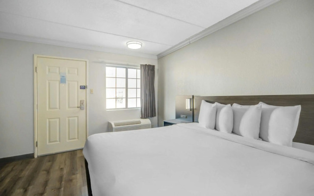 Motel 6 San Antonio, TX – I-35 North Corridor