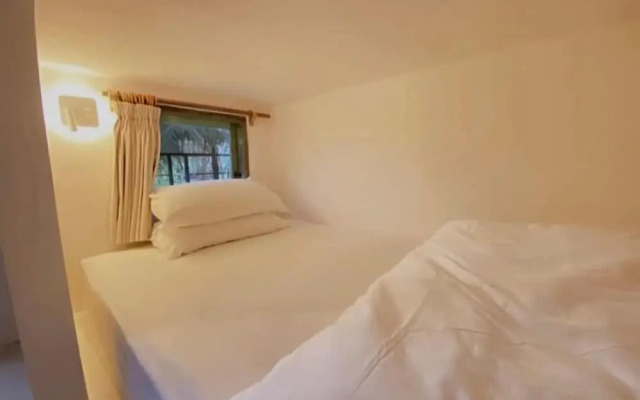 White Penny Hostel