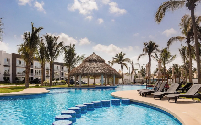 Dream Diamante with Beach Club
