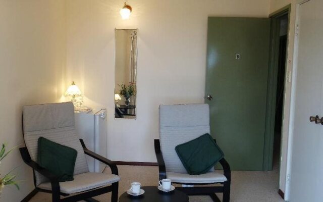 Eleebana Guest House