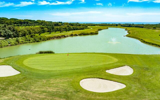 Vilamoura Main Avenue by Homing