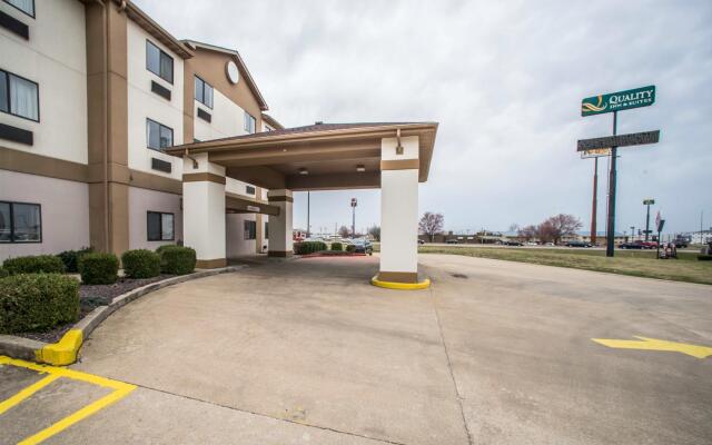 Quality Inn & Suites Caseyville - St. Louis