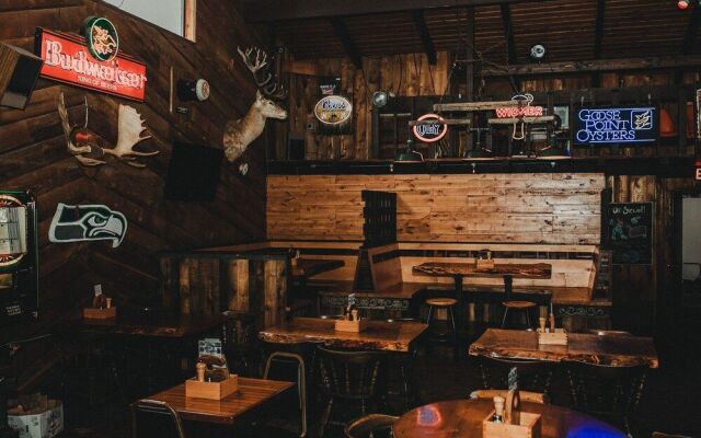 Pitchwood Inn & Alehouse