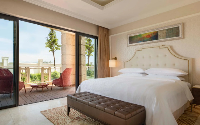 Sheraton Grand Danang Beach Resort & Spa