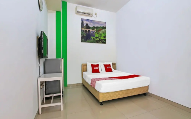 OYO Life 91957 Hotel Roda Mas 2