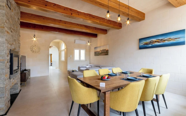 Solaris Gozitan Villa With Pool Gozo