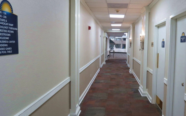 Days Inn by Wyndham Montgomery Near AUM