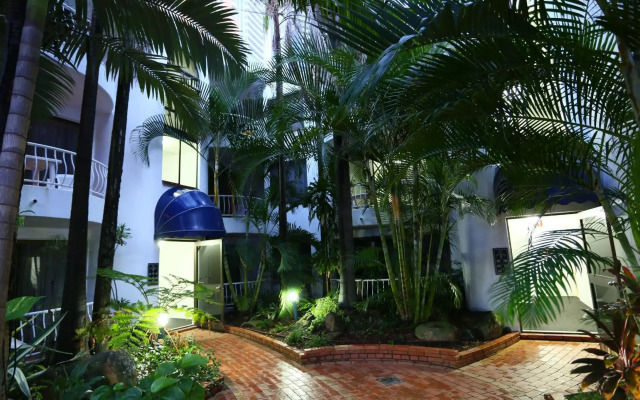 St Tropez Apartments