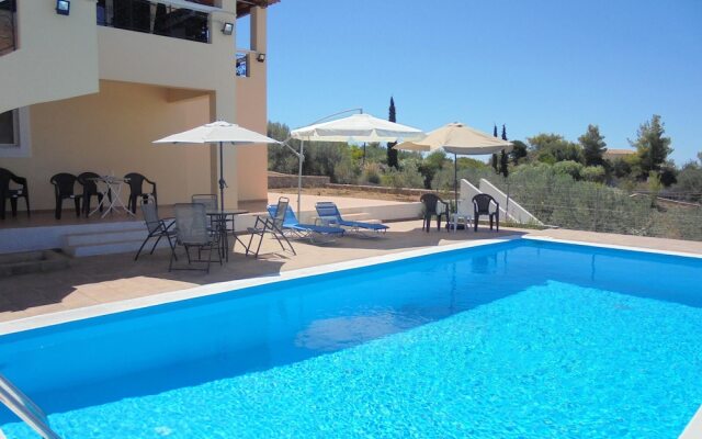 Villa With 4 Bedrooms in Porto Cheli, With Wonderful sea View, Private