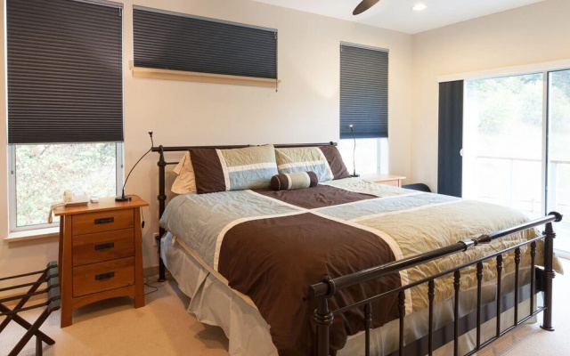 Mountain House 4 Bedroom Home by RedAwning