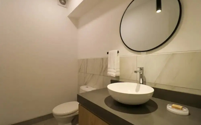 w Charming 2BR w Balcony in Miraflores