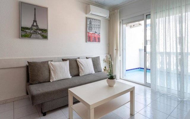 Apt 200 meters from the beach id