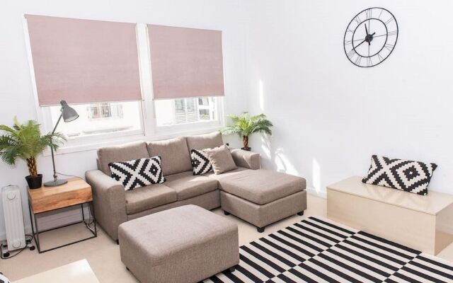 Bondi Beach Gorgeous Apartment H323