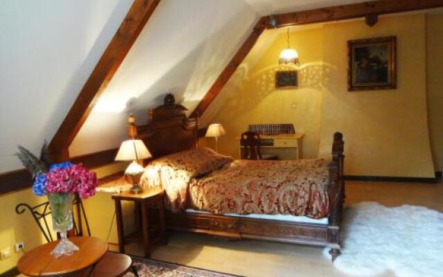 Prieure St Pierre de La Luthumiere