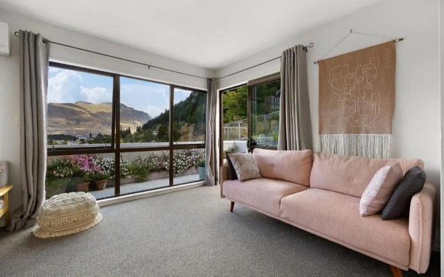 Queenstown Retreat