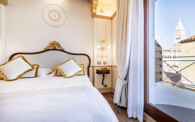 Monaco & Grand Canal Hotel