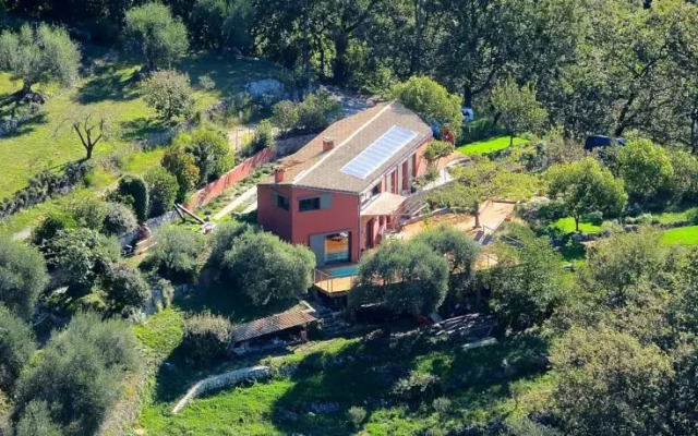 La Maison Rouge